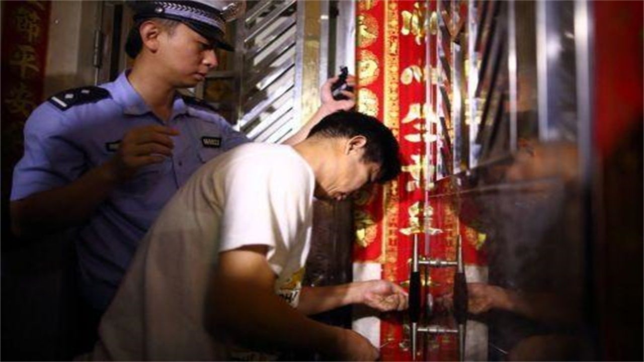 槐荫区请开锁师傅开了锁后，师傅